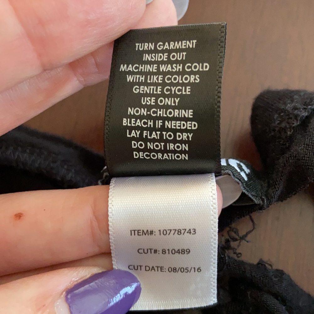 Skull tank with cutout back - Picture 7 of 7